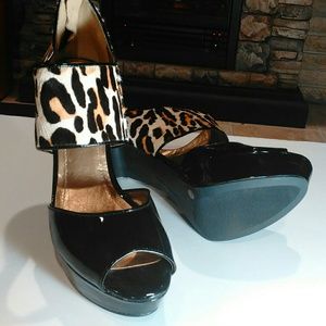 Bcbg Leopard print heels